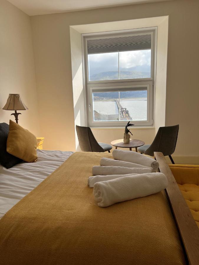 No6 Bed & Breakfast บาร์มัธ ภายนอก รูปภาพ